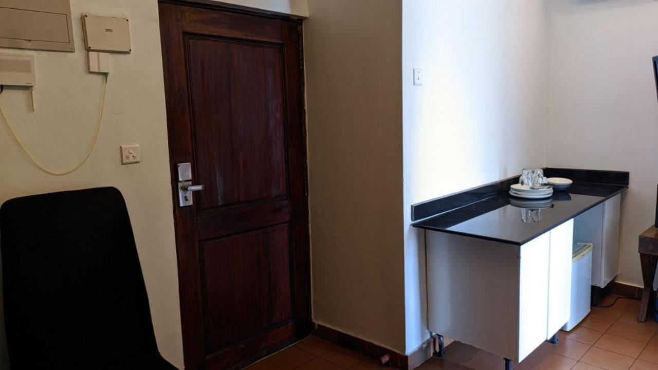 A Lovely Studio Apartment With Gym And Pool Access Dar es Salaam Exteriör bild